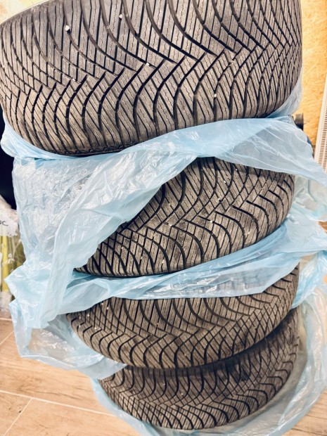 245/40r19 n�gy�vszakos Westlake