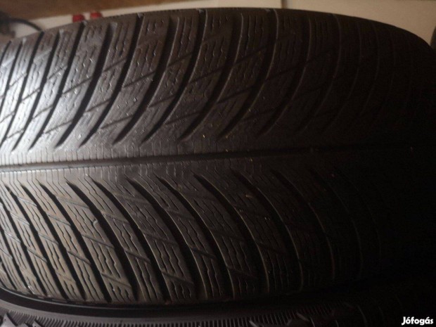 245/45R18 35e/2db Michelin téligumik