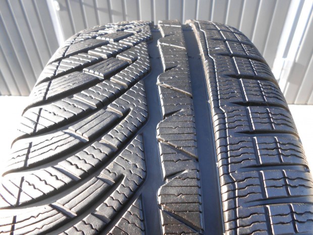 245/45R18 Michelin Tligumi