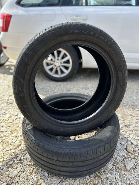 245/45R18 Pirelli nyri gumi
