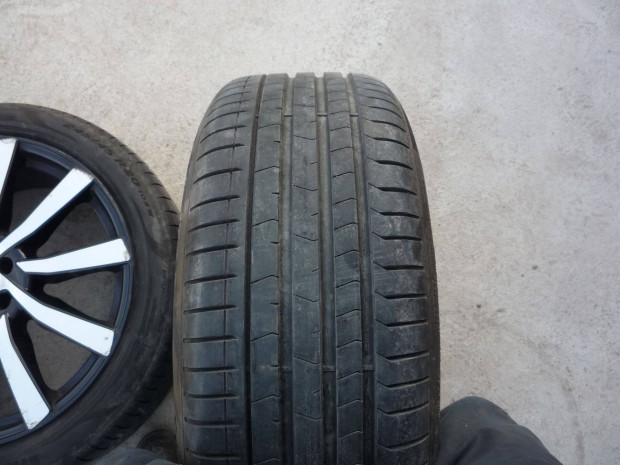 245/45R20 Pirelli gumi 2db újszerű állapotban olcsón eladó!