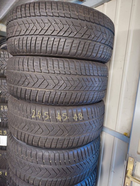 245/45-18 Pirelli téligumi garnitúra!