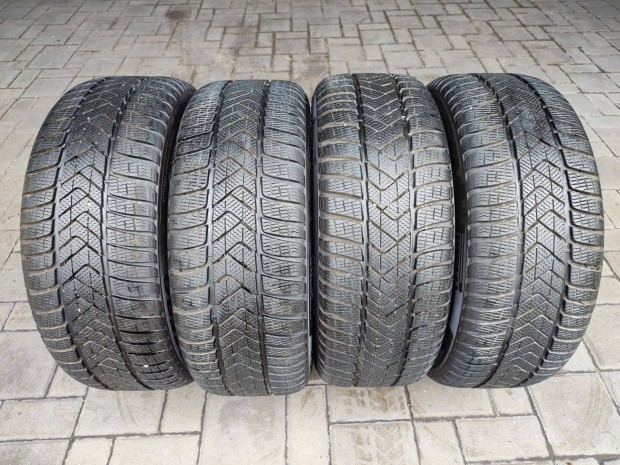 245/45-18 Pirelli téligumi garnitúra!