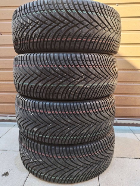 245 45 18 kleber 245/45 R 18 tli gumi garnitura jszer