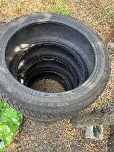 245/45 19 colos Michelin autógumi
