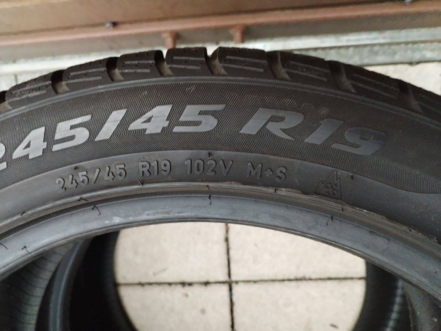 245 45 19 pirelli 245/45 R 19 tli gumi garnitura