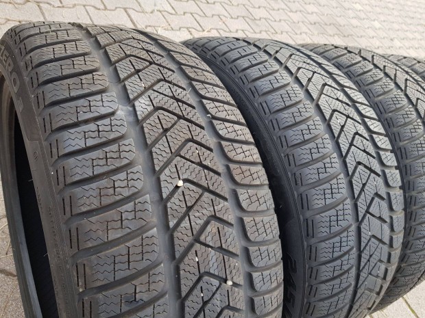245/45 R18 96V - Pirelli Sottozero 3 - 2023