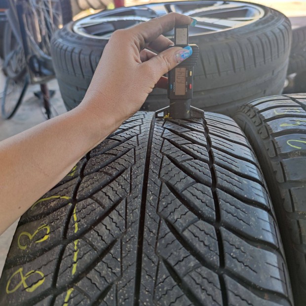 245/45 R18 Goodyear téli gumi 85000ft a 4db/183/