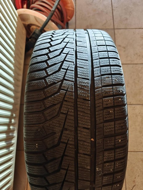 245/45 R18 Hankook Ceptevo? tli abrocs 4 db