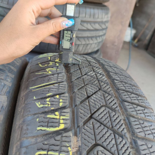 245/45 R18 Pirelli téli gumi 35000ft a 4db/232/