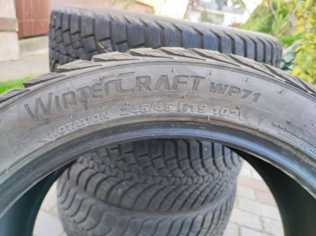 245/45 R19 Kumho Wintercraft téligumi
