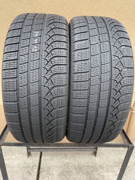 245/45 R19 Pirelli P Zero winter 4 db szép állapotú téli gumi.
