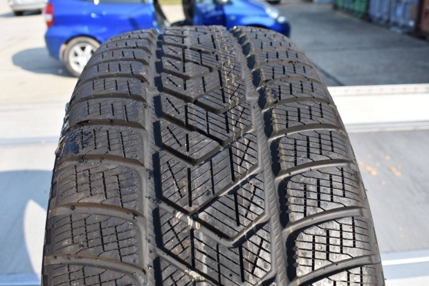 245/45 R20 Pirelli Sottozero tli gumi j ! Dot: 2719 4db