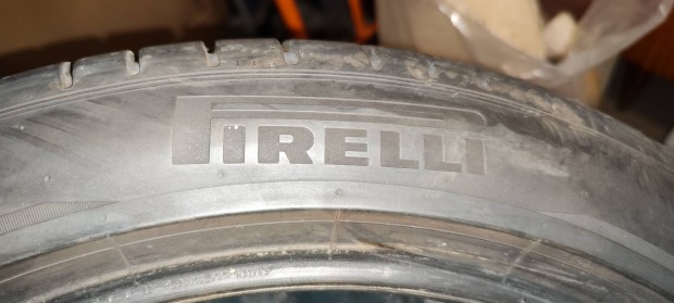 245/45 R20 Pirelli nyri gumi szett, 4 db