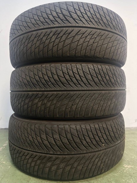 245/45 r19 tli