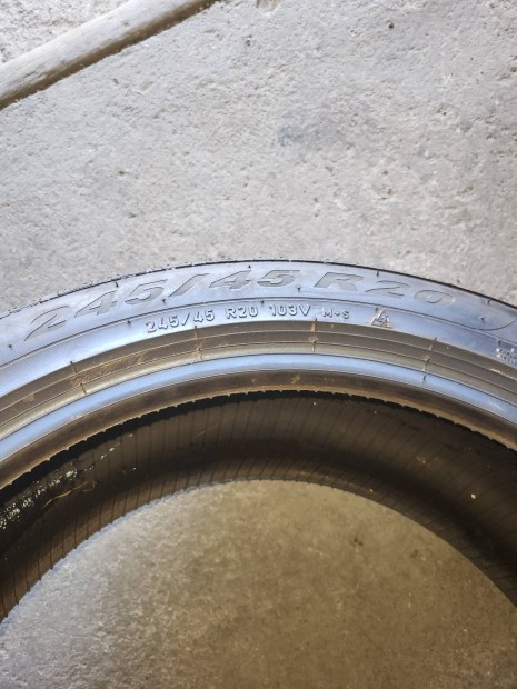 245 45 r20 pirelli