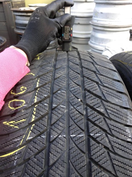 245/50 R19 Bridgestone Defekttűrő téli gumi 10000ft a 2db /106/