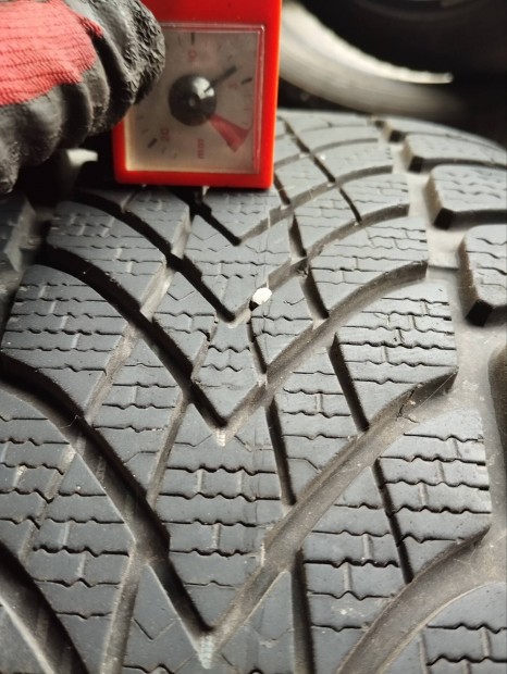 245/50 r18 Téli gumi Dunlop Németországból 6.5 mm-es.