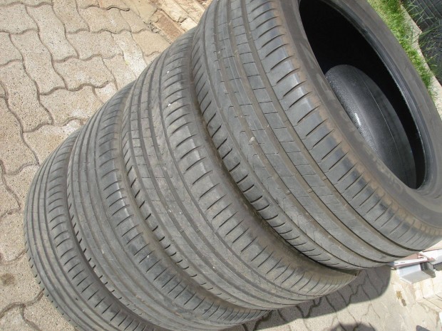 245/55 R19 Pirelli Cinturato P7 Nyári Gumi DOT0519 6-7mm Újszerű Állap
