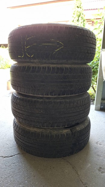 245/65R17 Dunlop gumi