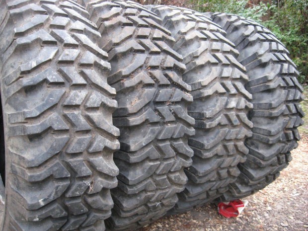 245/75R16 terepgumi Semperit terepj�r� gumi 245/75 R16 terep gumi 13mm