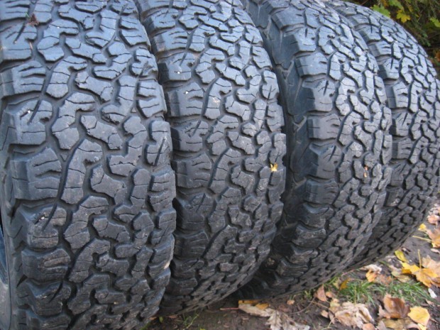 245/75R17 Bfgoodrich terepgumi BF Goodrich 245/75 R17 terep gumi AT