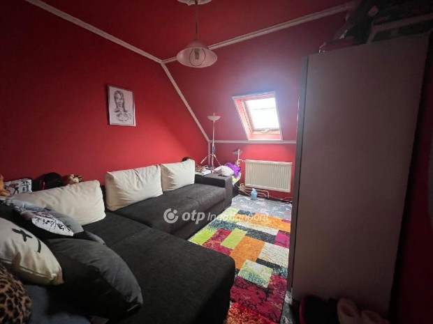 245 nm-es h�z elad� Beretty��jfalu