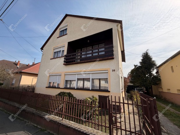 245 nm-es h�z elad� Zalaegerszeg