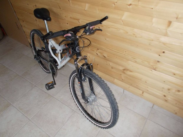 24" Gyerek sszteleszkpos MTB