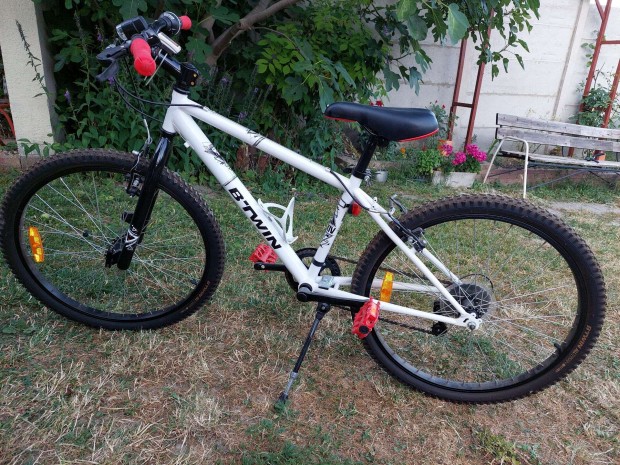 24 colos Decathlonos Btwin márkájú kerékpár