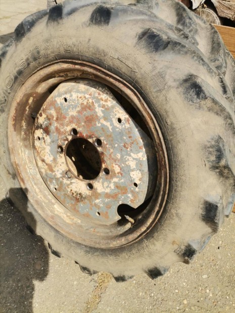 24 colos traktor h�ts�kerekek olcs�n elad�k! 70.000.ft./p�r