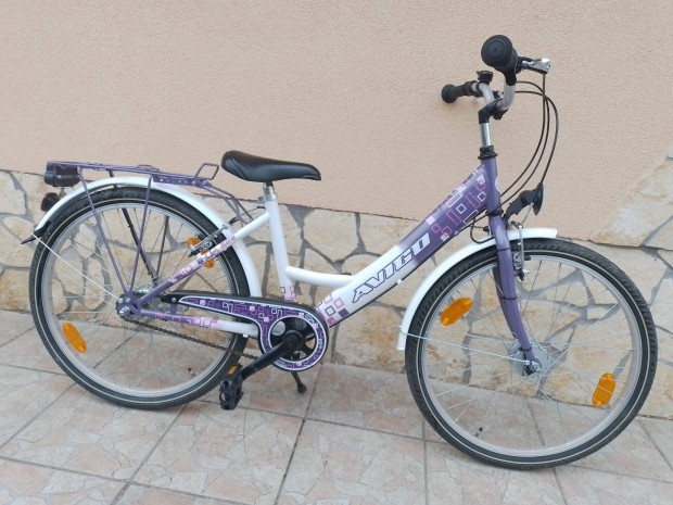 24-es Avigo agyváltos agydinamos kislány kerékpár bicikli. 