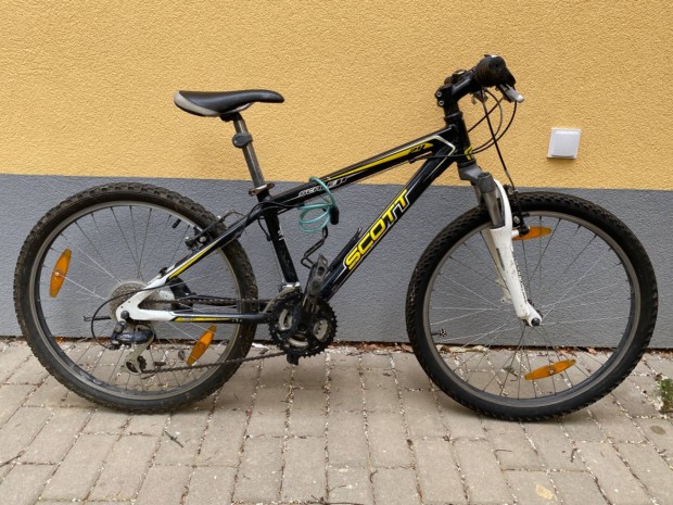 24-es Scott MTB elad