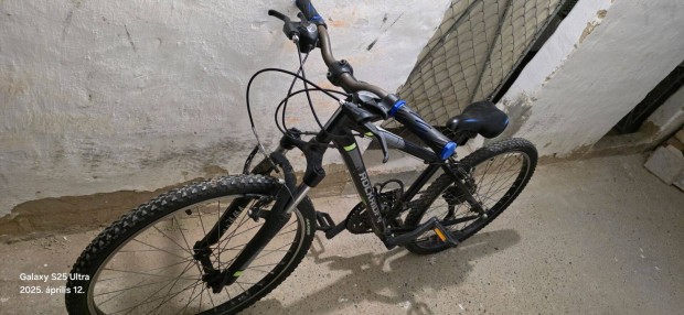 24-es gyerek bicaj