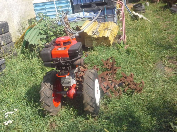 250T Robi Briggs kerti kis traktor rotációs kapa kapálógép 250 T eladó