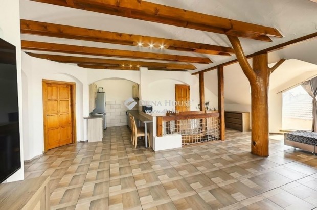 250 nm-es h�z elad� K�sz�rhegy