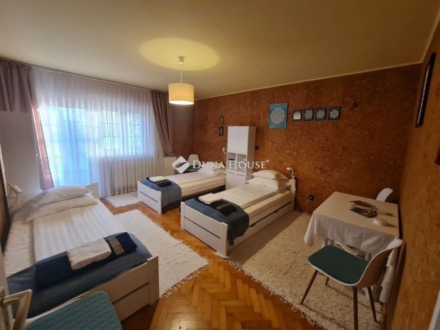 254 nm-es h�z elad� Szeged