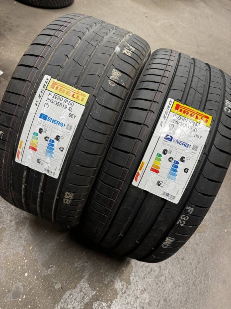 255/35R19 Pirelli P-zero XL