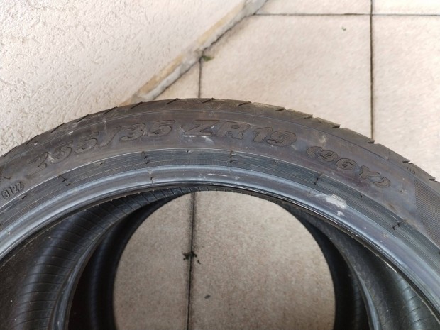 255 35 19 pirelli 255/35 R 19 nyári gumi 2 db 2022.31.hét