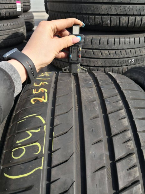 255/35 R19 és 275/35 R19 Syron nyári gumi 90000ft a 4db/94/