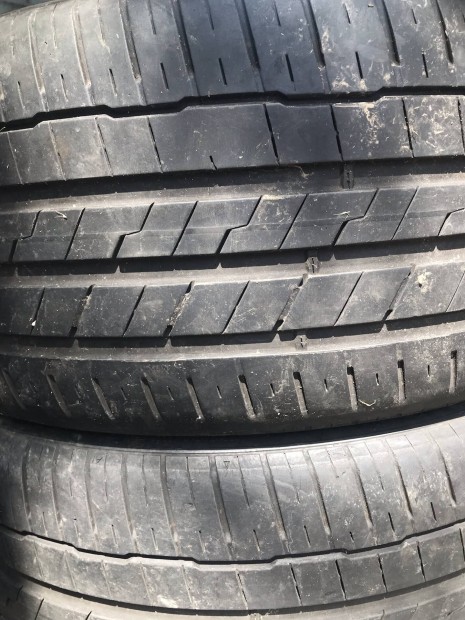 255/35 R21 nyari Gumi 