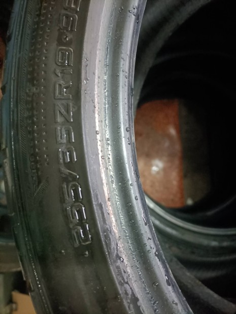 255/35 ZR19 nyári gumik Hankook 4 db