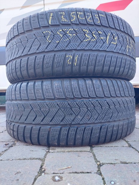 255/35 r19  255/45r19  Pirelli defekttr tli gumi