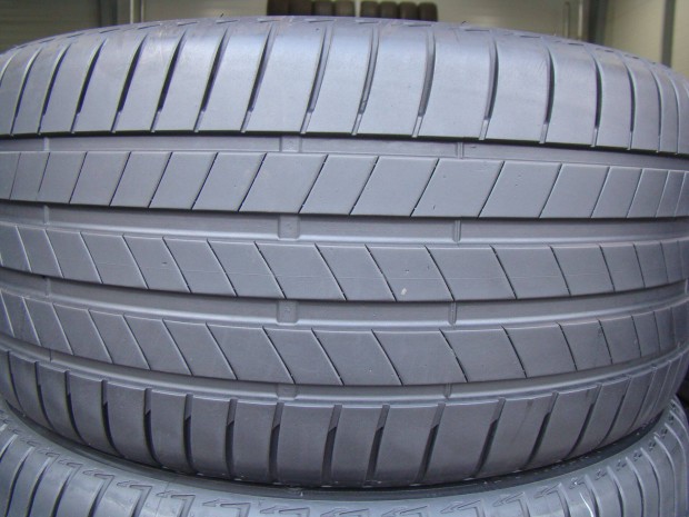 255/35 r21 Bridgestone nyri gumi 255/35r21