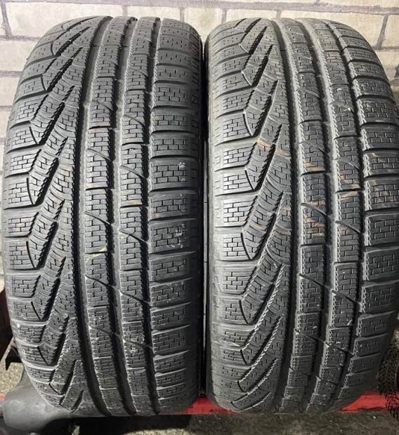 255/40R18 255/40/18 255_40_18 Pirelli tli gumi gumik