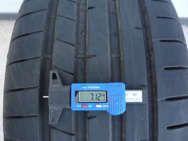 255/40R19 Dunlop gumi 2db teljesen újszerű állapotban eladó!