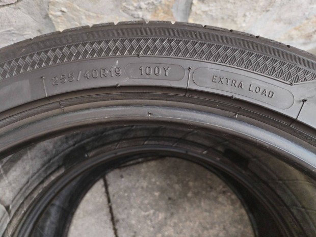 255 40 19 kleber 255/40 R 19 nyári gumi garnitura