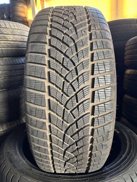 255/45R20 255/45 R20 jszer Goodyear tli gumi R/db Dot22