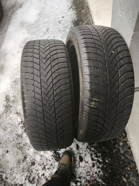 255/45R20 45e/2db Bridgestone t�ligumi 255/45 R20