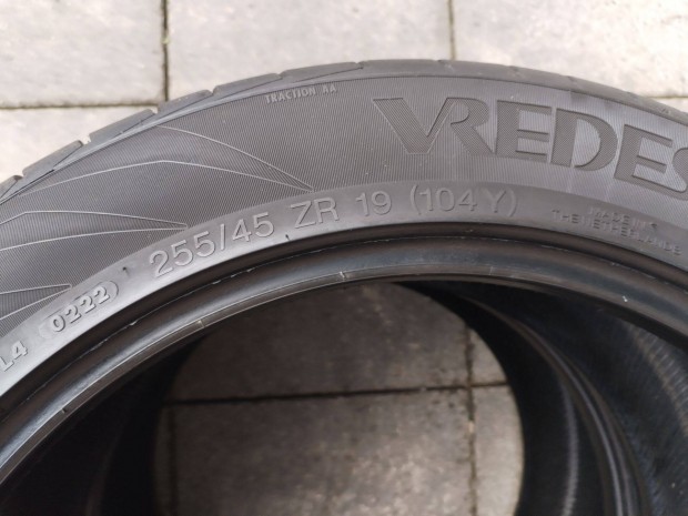 255 45 19 vredestein 255/45 R 19 nyári gumi garnitura